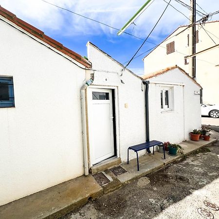 Maisonnette De Pecheur Chauffee Et Climatisee ปอร์-ลา-นูแวลล์ ภายนอก รูปภาพ